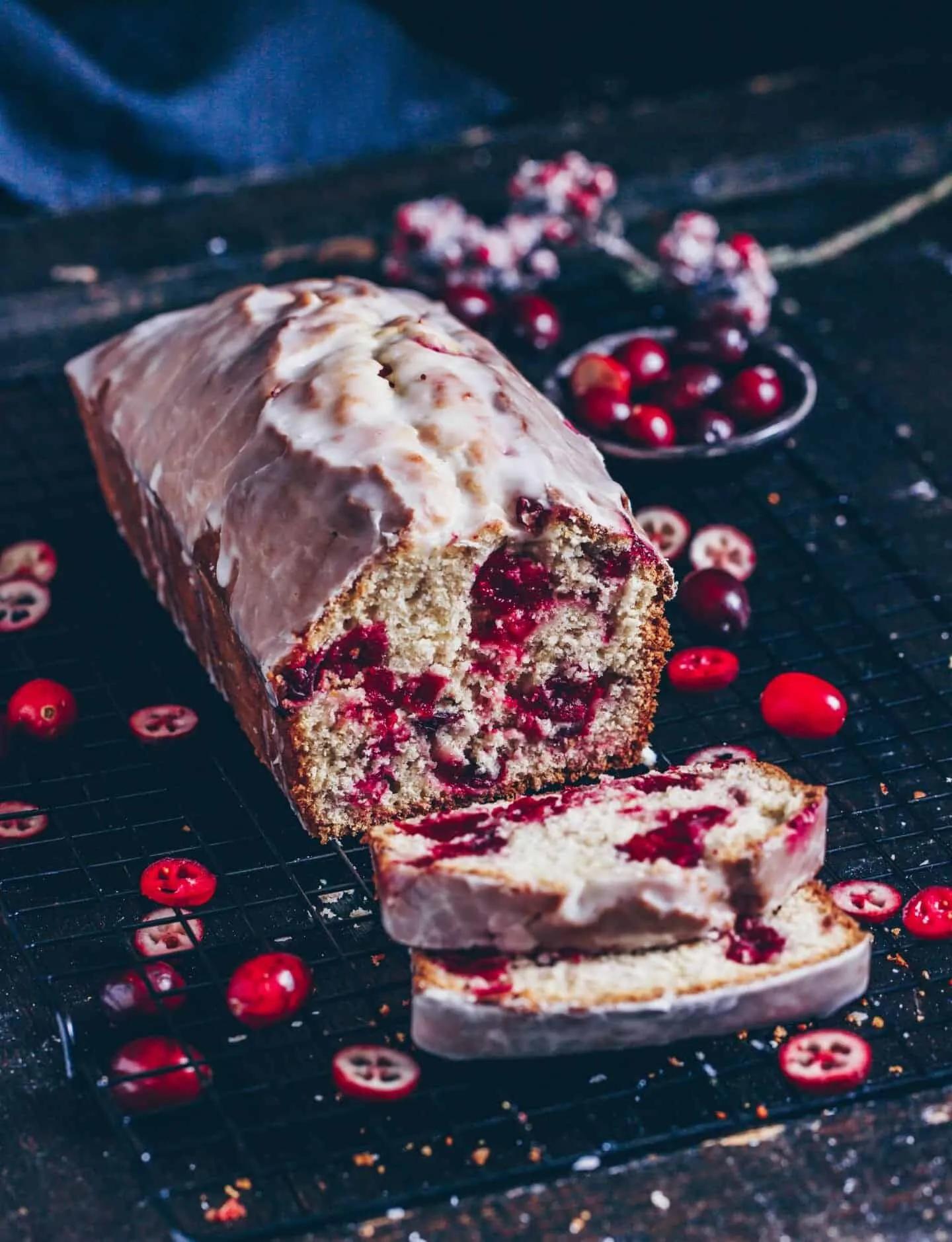 Easy Cranberry Cake (Cranberry Loaf) - Bianca Zapatka | Foodblog