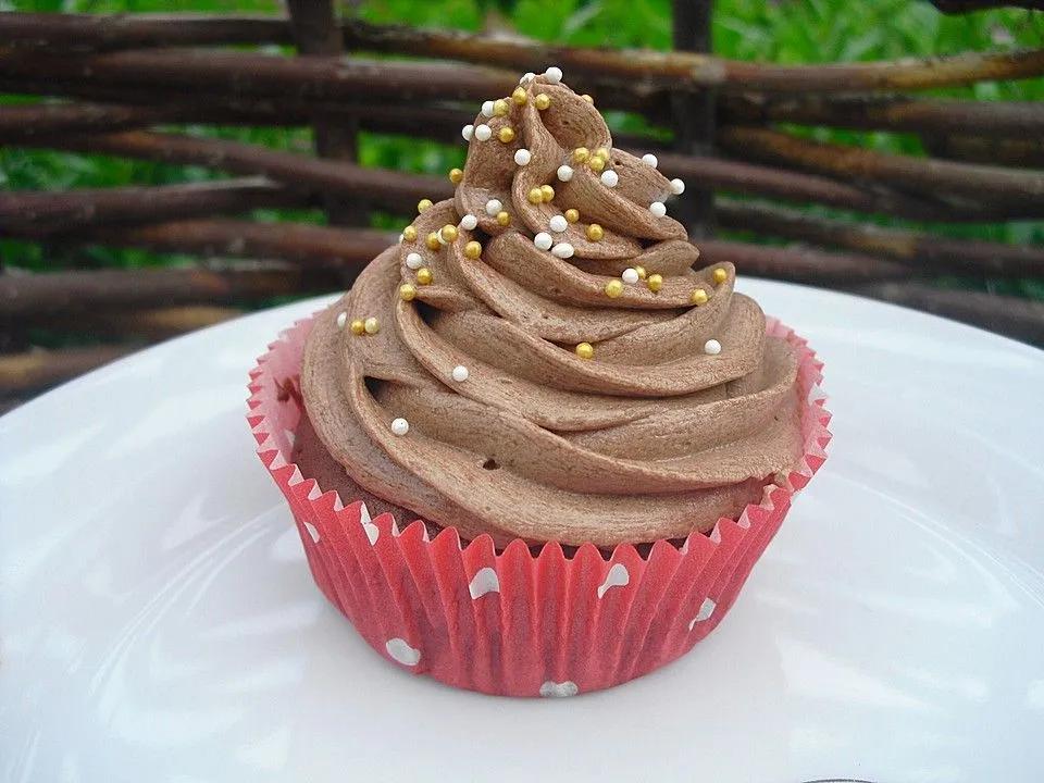 Schokoladen Cupcakes mit Schoko-Buttercreme von oOLulaOo| Chefkoch ...