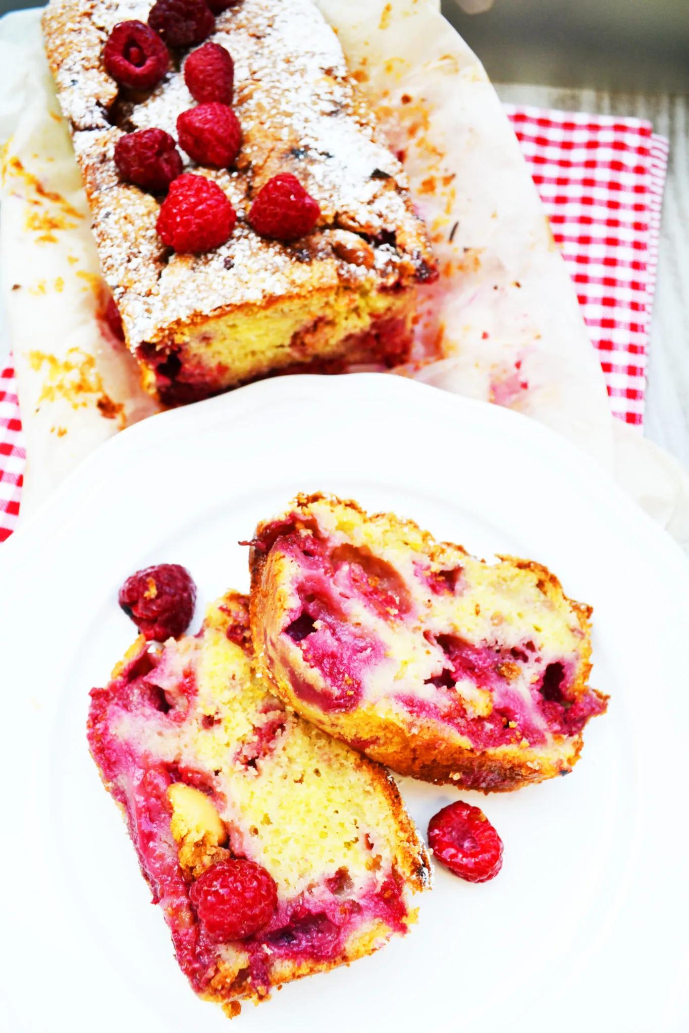 Eine himmlisch fruchtige Liaison! Himbeer-Mandel-Kuchen mit Crème ...