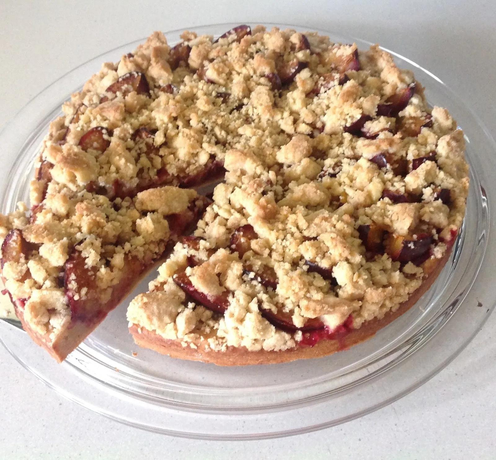 Zwetschgen-Streusel-Kuchen mit Hefeteig