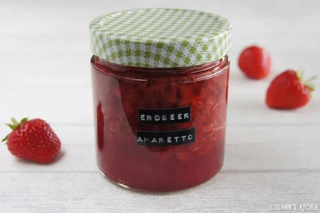 Erdbeer-Amaretto-Marmelade - Erdbeeren mit Schwips - Schnin&amp;#39;s Kitchen ...