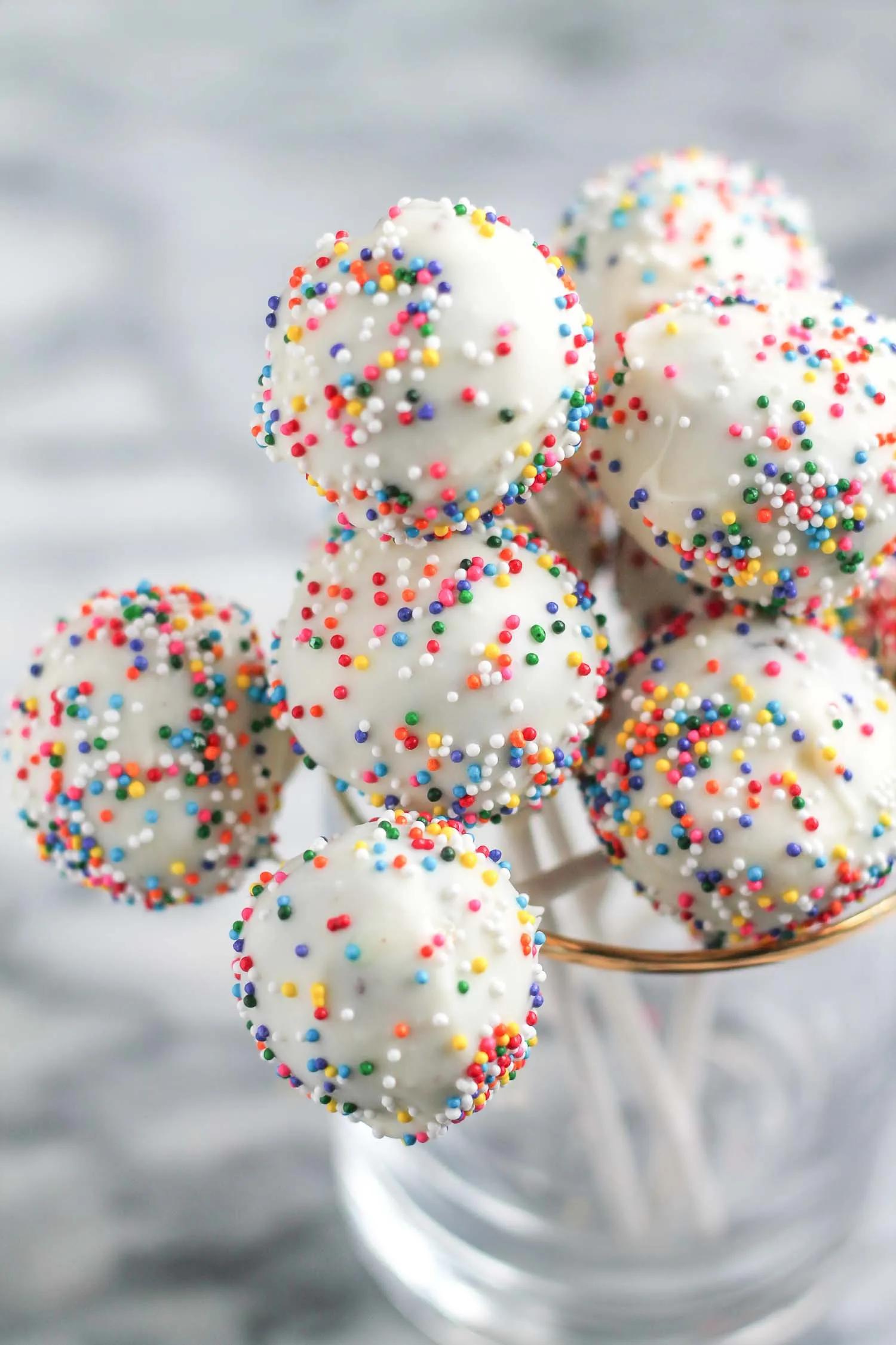 How to Make Cake Pops (the easy way) - thekittchen