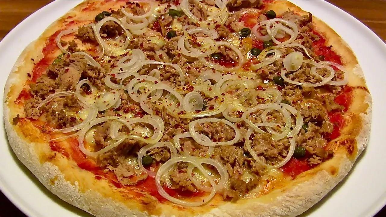 Pizza Thunfisch-Thunfisch Pizza selber machen-Tuna Pizza-Pizza Tonno ...
