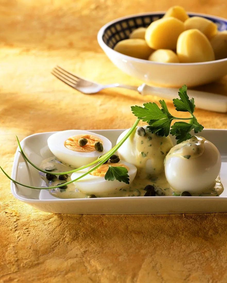 Eier mit Senfsauce und Kartoffeln Rezept | EAT SMARTER