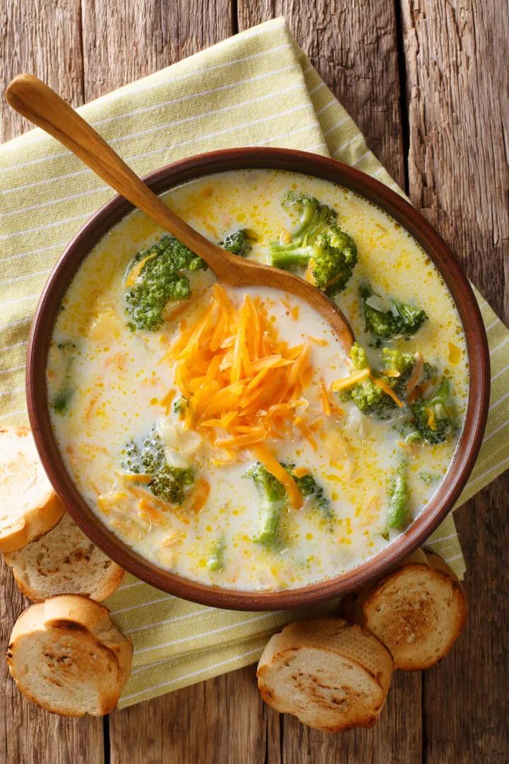 Low Carb Brokkoli Käse Suppe - Diät-Rezept zum Abnehmen