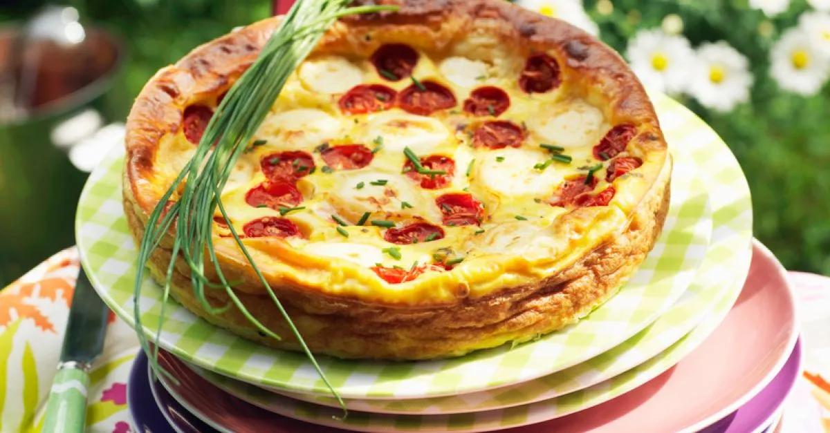Tomaten-Mozzarella-Kuchen Rezept | EAT SMARTER