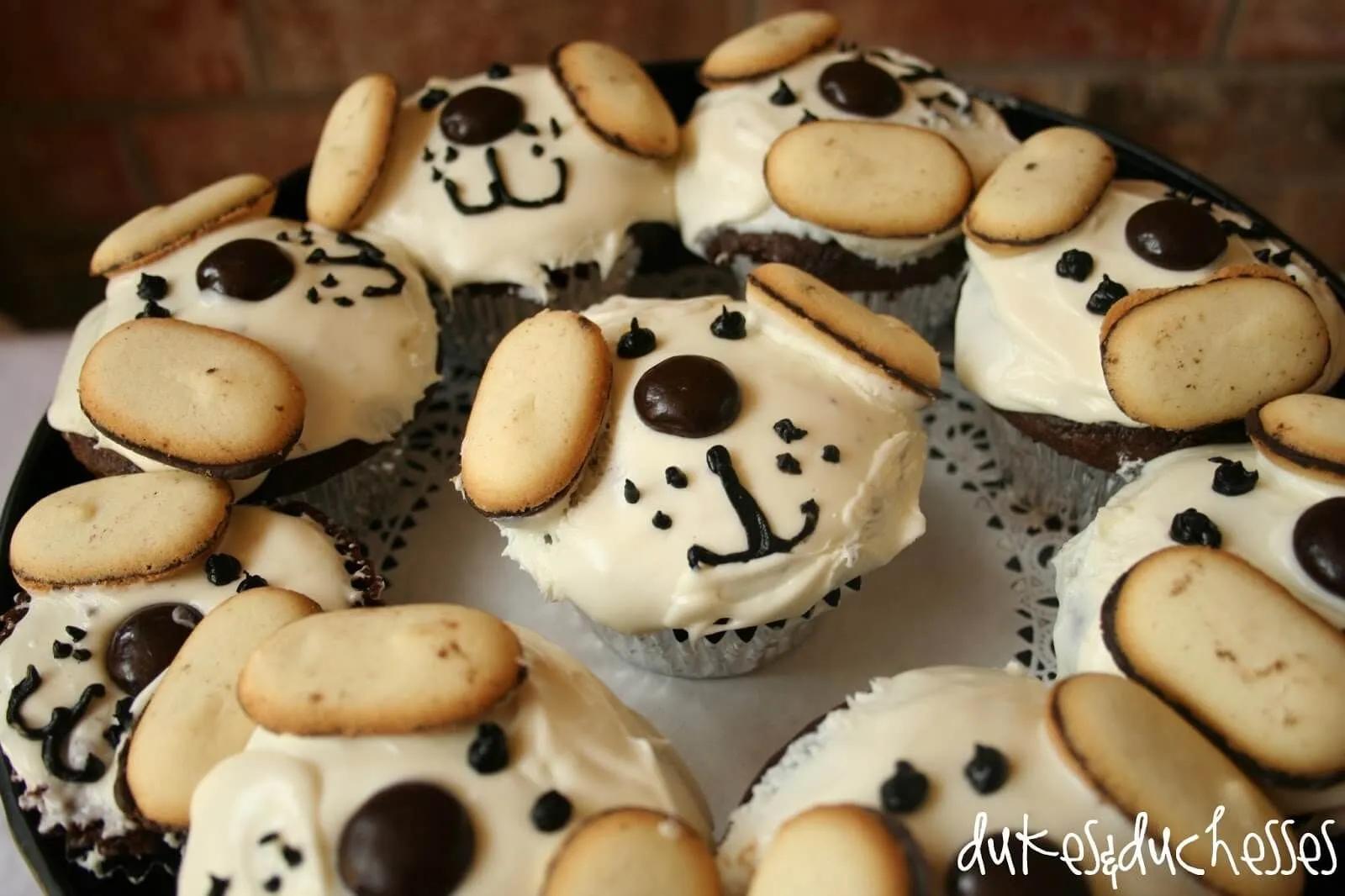 dog cupcakes for a puppy party | Dog cakes, Dog themed birthday party ...