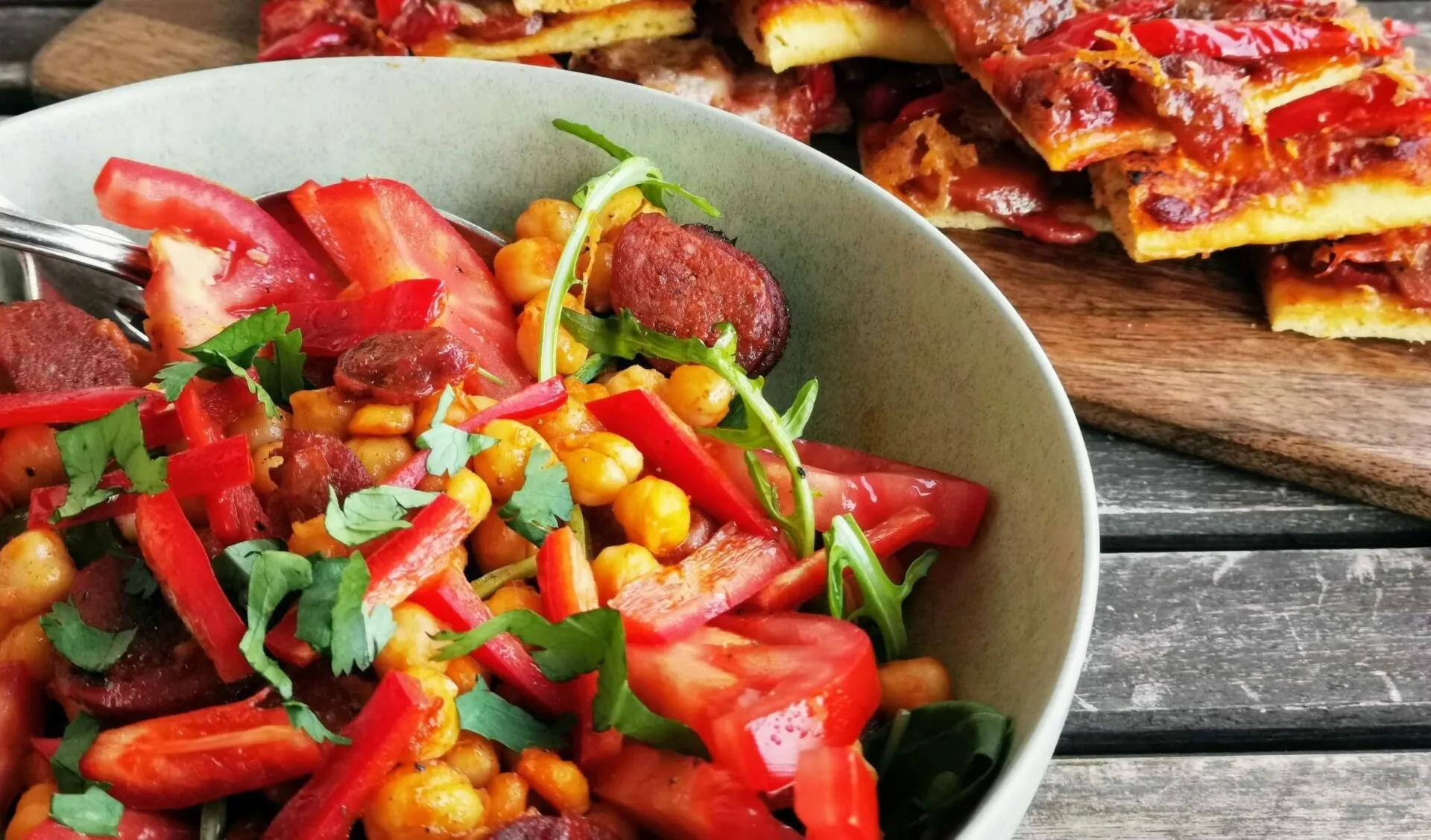 Bunter Kichererbsen-Salat mit Chorizo | volkermampft