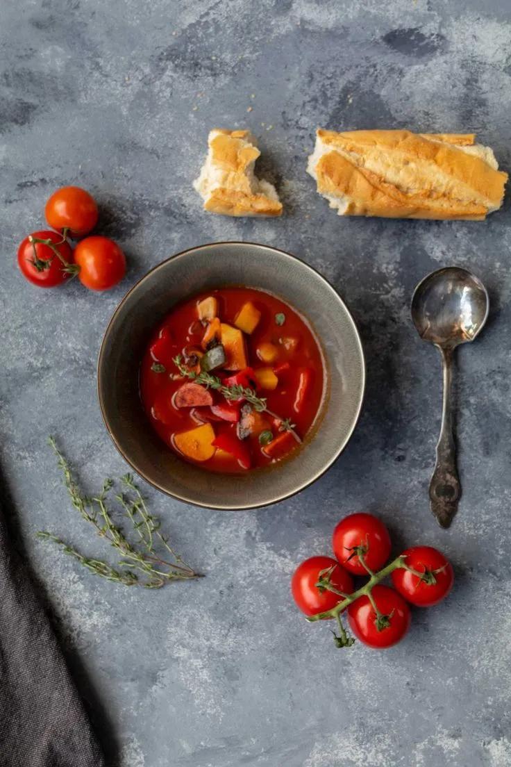 Schnelle Tomantensuppe mit Gemüse und Cabanossi Tomato Soup, Healty ...