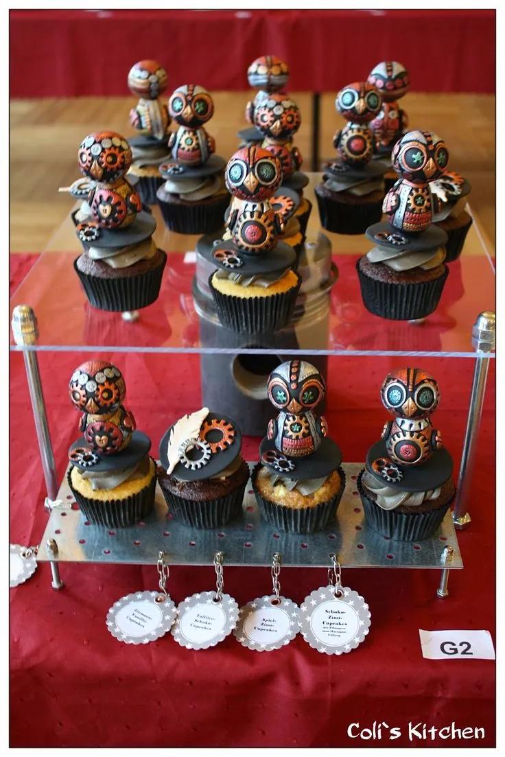 Steampunk owl cupcakes from Coli&amp;#39;s Kitchen | Eule, Steampunk