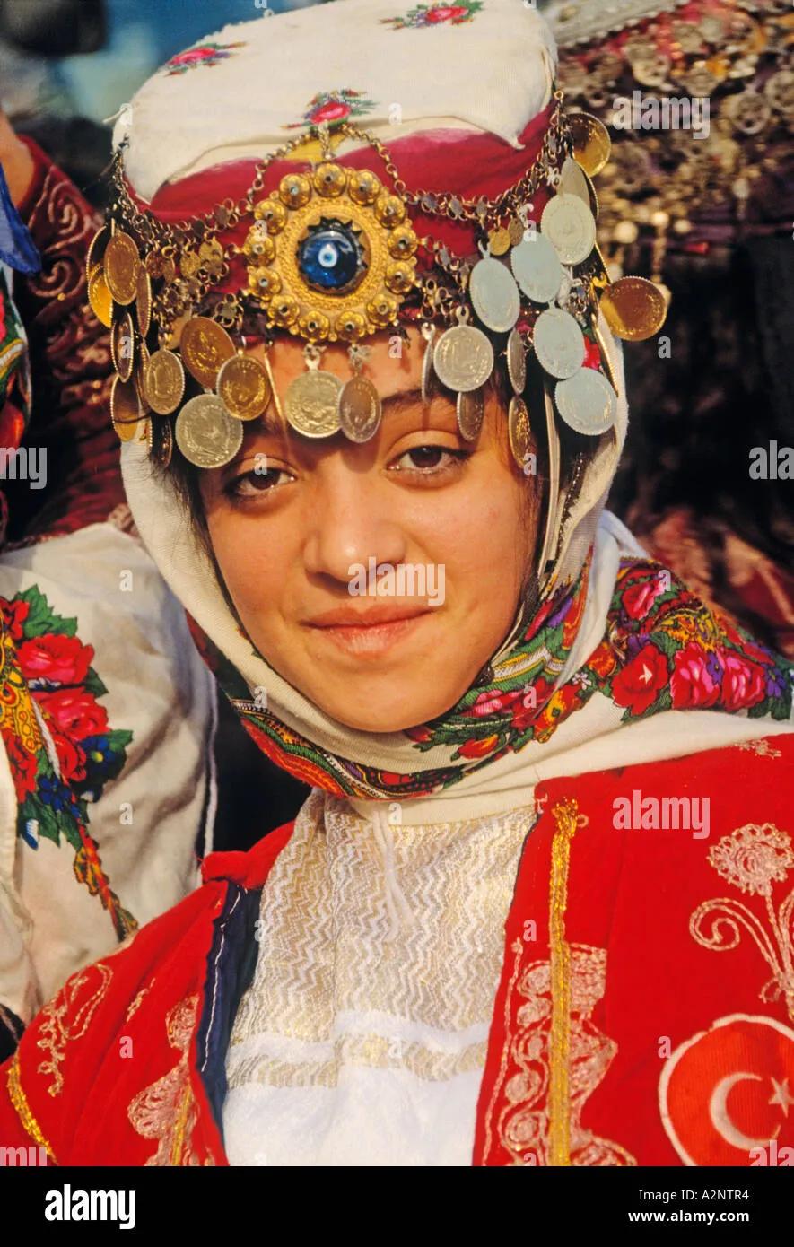 Türkei türkische Mädchen in traditioneller Tracht Stockfotografie - Alamy