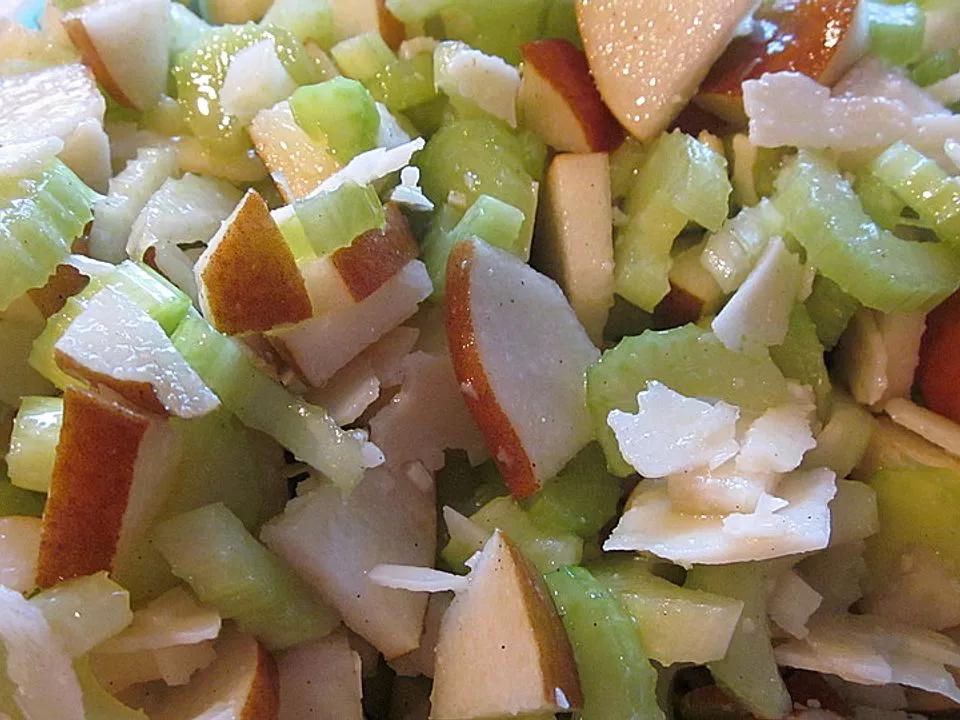 Staudensellerie-Birnen-Salat von mondscheinroeschen| Chefkoch