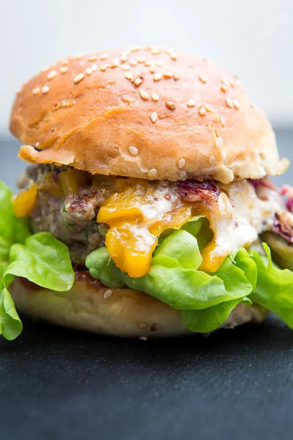 Andrea´s Kochbuch: Burger mit Radicchio, Scamorza und Mango-Chutney