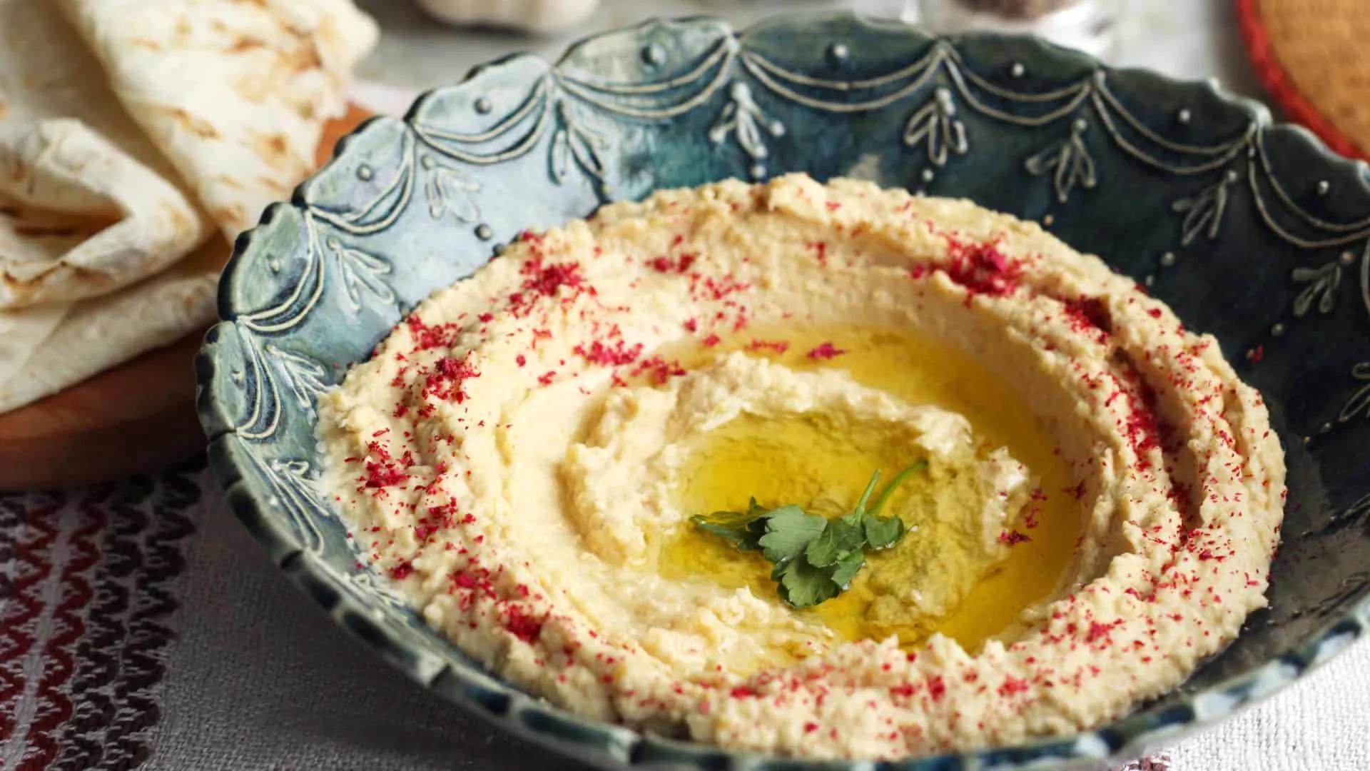 Easy Authentic Lebanese Hummus with Tahini - Medmunch