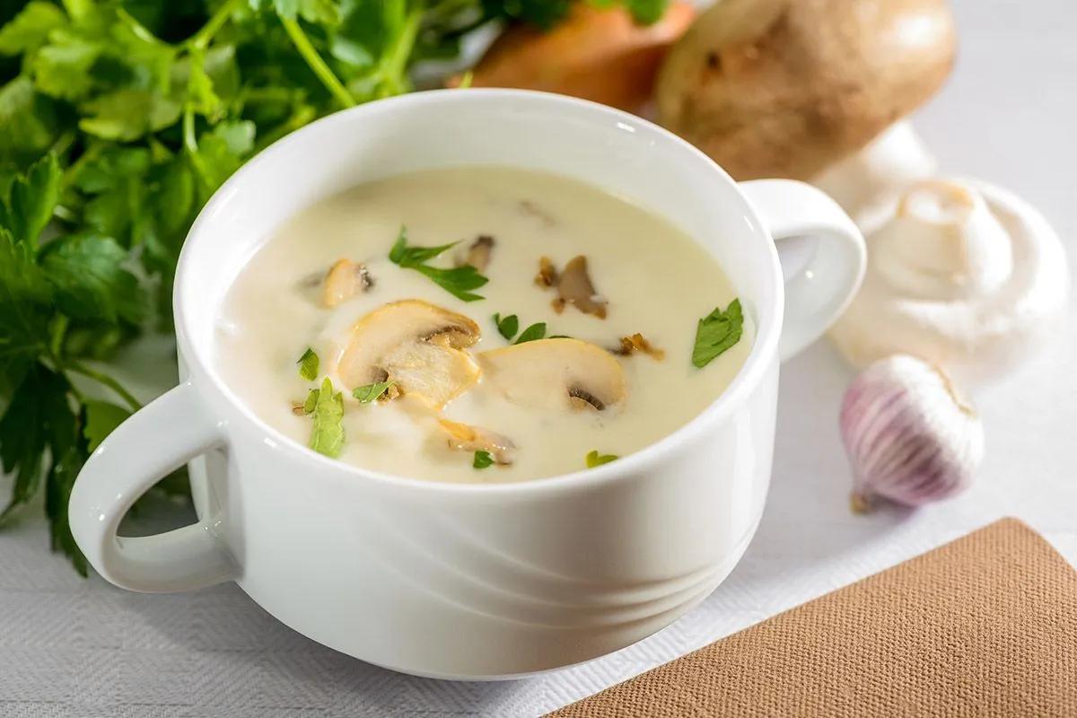 Champignon-Cremesuppe Wonton Soup, Cheeseburger Chowder, Snack, Ethnic ...