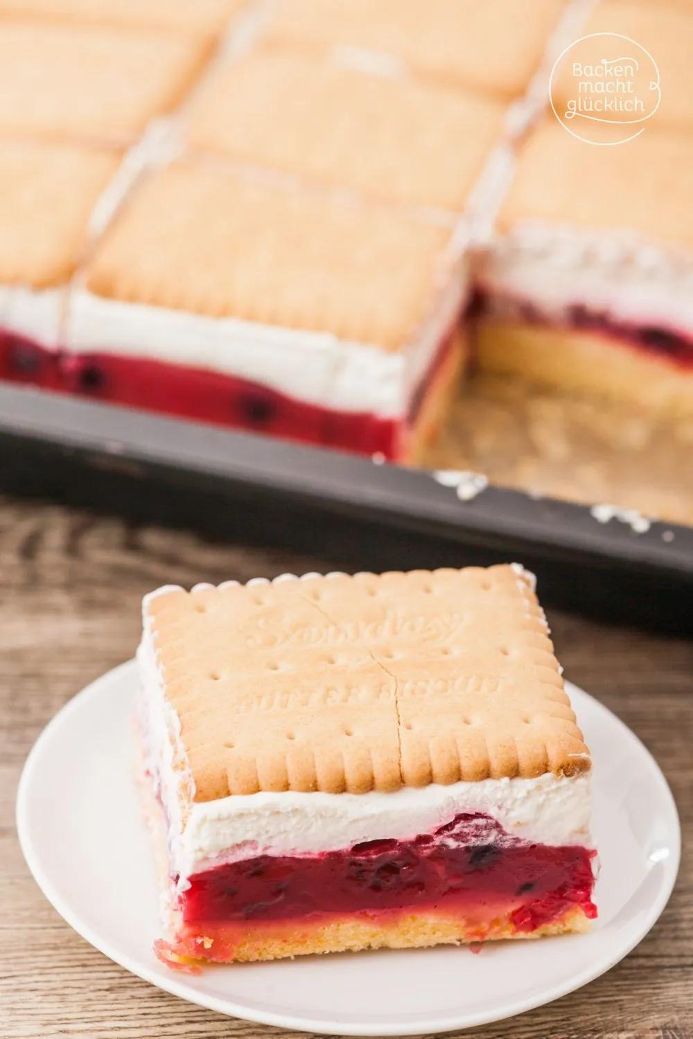 Butterkeks-Kuchen mit Pudding und Beeren | Rezept | Kuchen, Kekskuchen ...