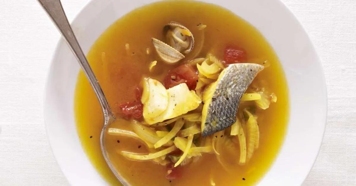 Fischsuppe mit Muscheln Rezept | EAT SMARTER