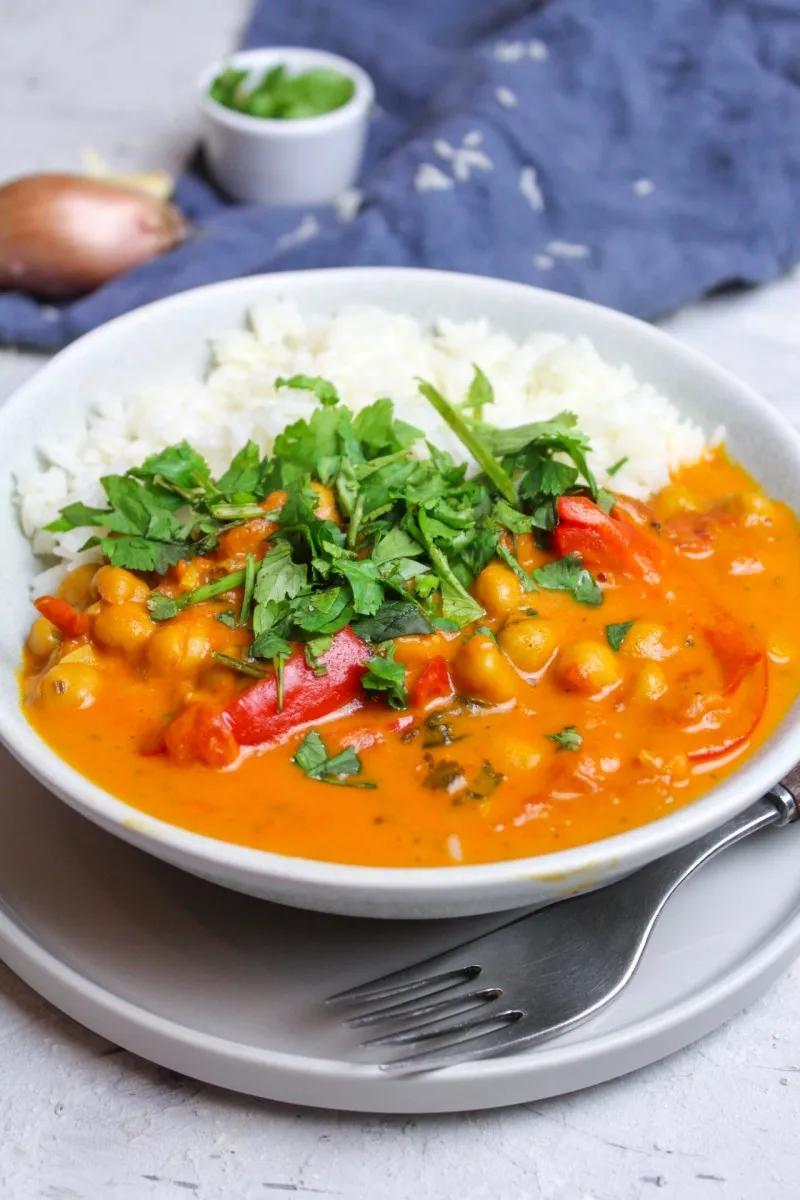 Kichererbsen Curry mit Paprika und Reis | kitchensplace