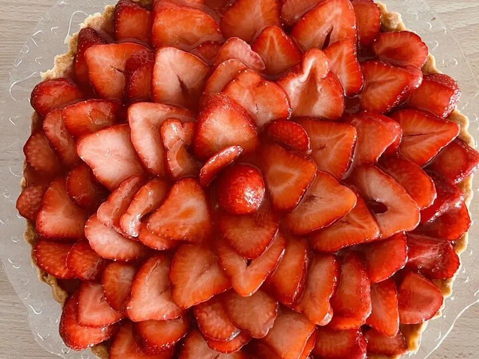 Erdbeertarte mit weißer Schokoladencreme von dashonigkuchenpferd| Chefkoch