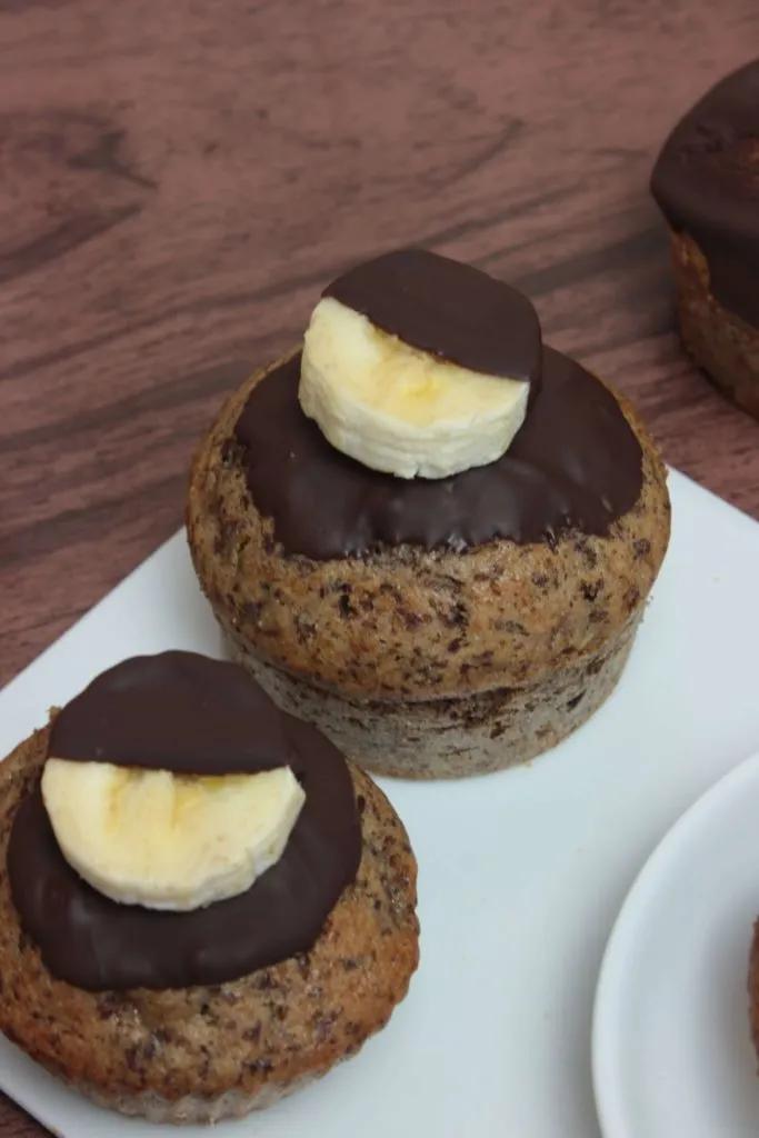 Bananen-Muffins mit flüssigem Schokokern - jessys-kuechenkunst