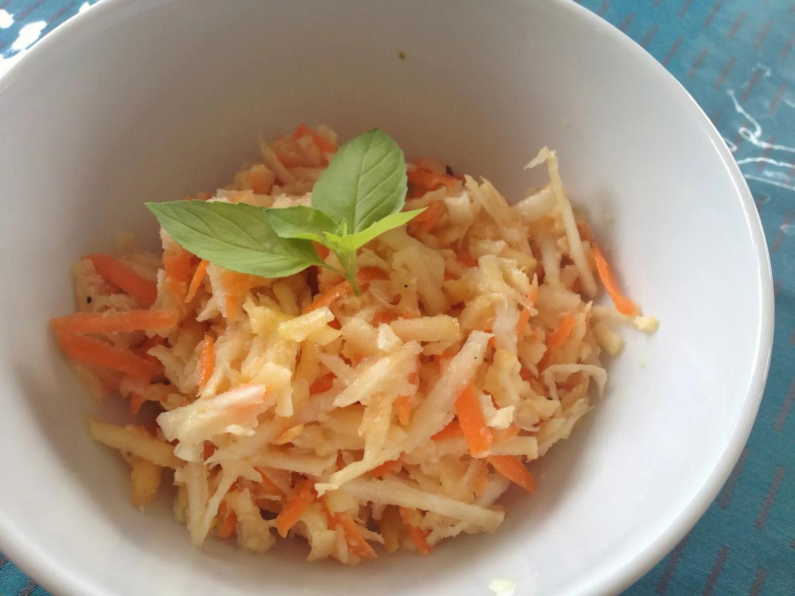 Sellerie-Karotten-Apfel Salat mit Meerrettich ~ LuboBase