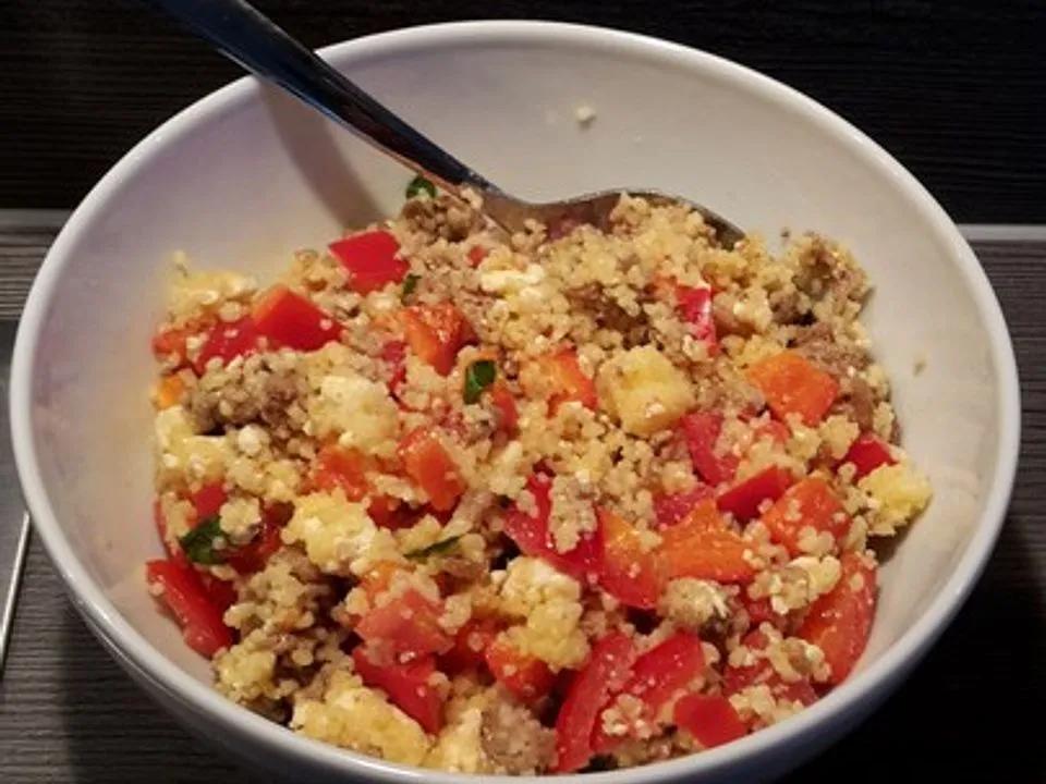 Couscous Salat mit Hackfleisch, Feta und Gemüse von KleinesNeyd | Chefkoch