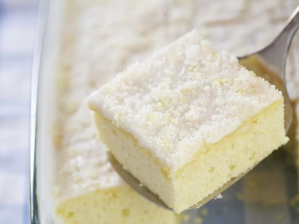 Buttermilchkuchen mit Zitrone Rezept | EAT SMARTER