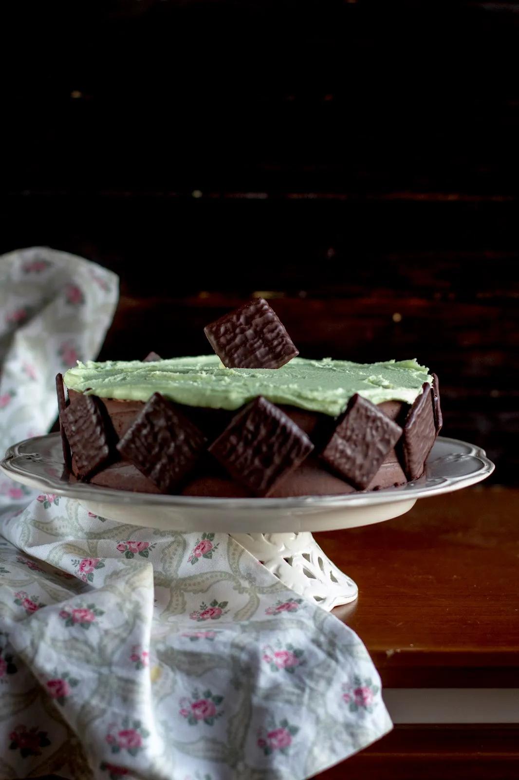 Bizcocho de chocolate y menta con after eight | 2Mandarinas en mi cocina