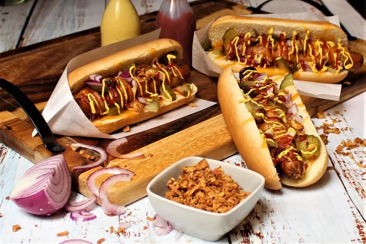 Hot Dog mit Käse | Cheesy Bacon Hot Dog | Die Frau am Grill