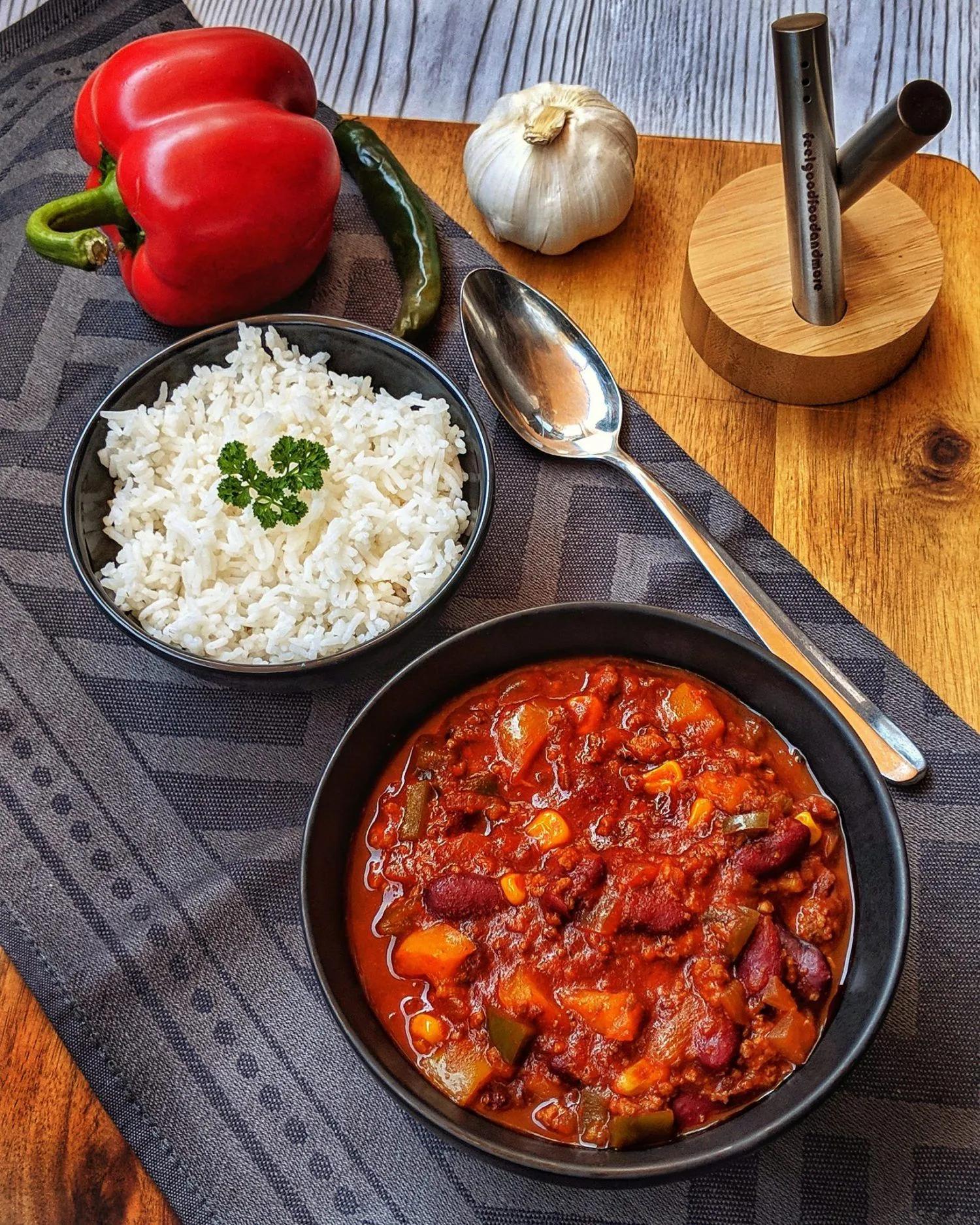 Chili con Carne mit Reis - Instakoch.de | Rezept | Kochrezepte, Chili ...