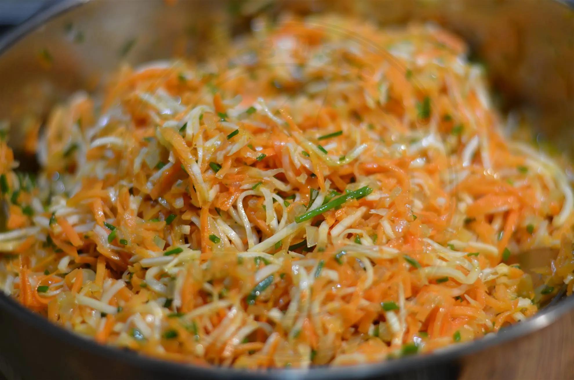 Karotten-Sellerie-Salat mit Schnittlauch – Leckere Winter-Vitamine ...