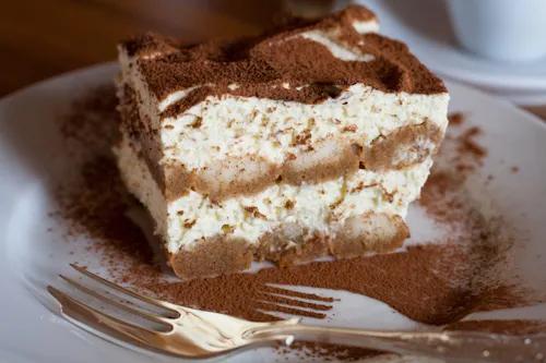 Traditional Tiramisu — What the Fruitcake?!