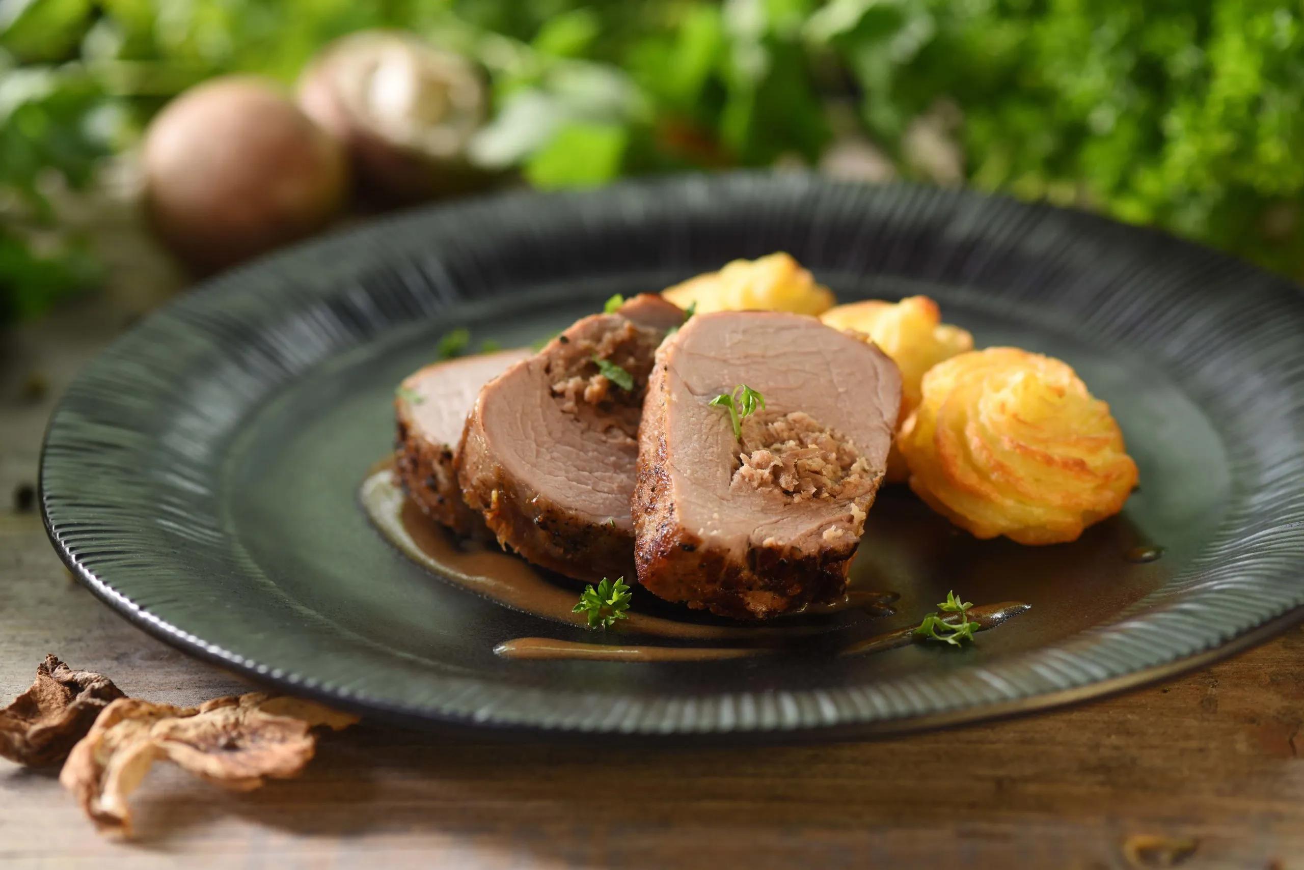 Schweinefilet mit Steinpilzfüllung - BARD frische Küche