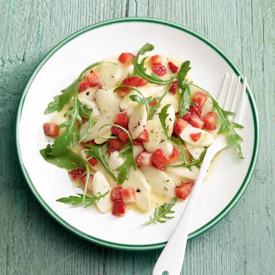 Spargel-Erdbeer-Salat Rezept | Küchengötter