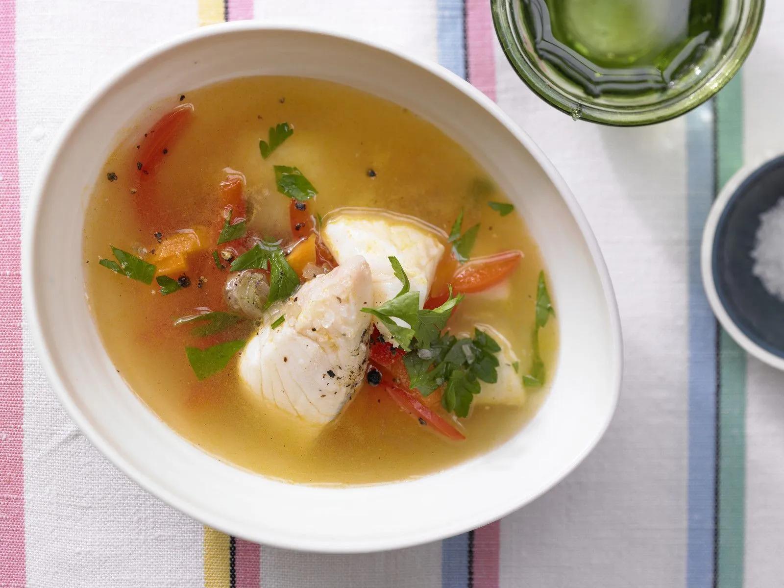 Schnelle Fischsuppe Rezept | EAT SMARTER