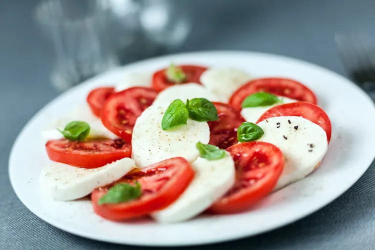 Tomates mozzarella : la recette facile