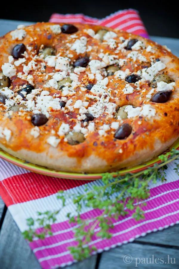 foodblog: paules ki(t)chen » Blog Archiv » • Gefülltes Pizzabrot mit ...