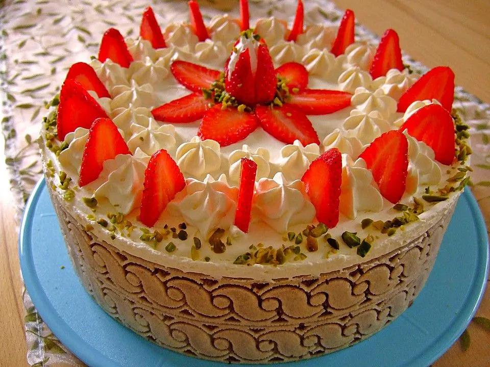 Amaretto - Erdbeer - Torte von macgonagall | Chefkoch | Erdbeer torte ...