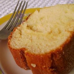 brasilianischer kondensmilchkuchen bolo de leite condensado