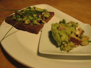 brot mit avocado tofu aufstrich