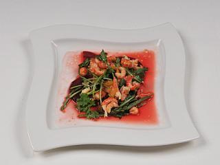 flusskrebs blutorangen salat auf rote bete carpaccio