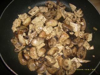 gebratener tofu mit champignons