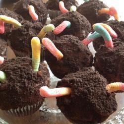 halloween muffins mit würmern