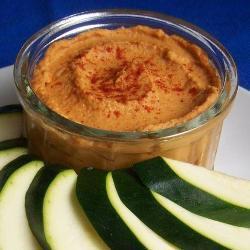 hummus mit gegrillter roter paprika