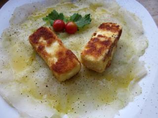 kohlrabi carpaccio mit gebratenem ziegenkäse