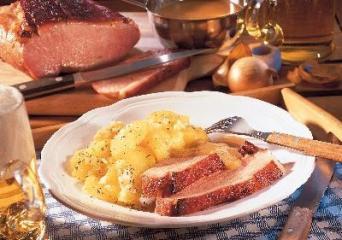 krustenbraten mit warmem kartoffelsalat