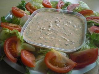 low carb salat mit ei und thunfisch dressing