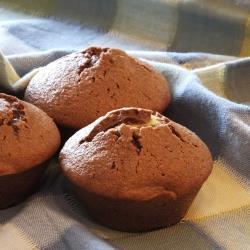 schokomuffins mit kern aus weißer schokolade