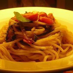 spaghetti mit kirschtomaten basilikum und gorgonzola