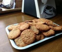 variation von haferflocken nuss kekse